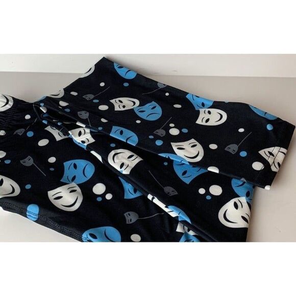 Plus Size All Over Blue and White Comedy‎ Tragedy Mask Legging Print - Picture 3 of 9